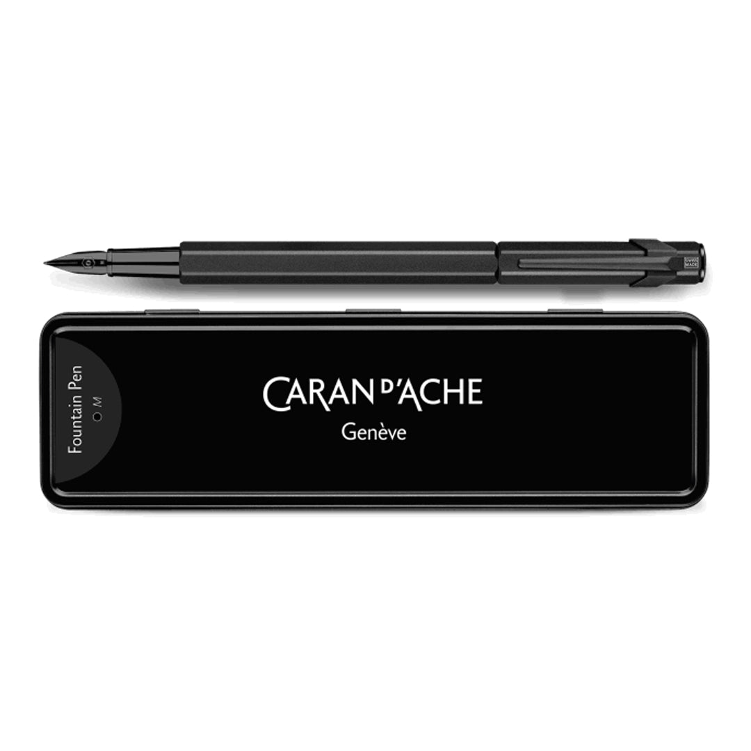 Caran d'Ache 849™ Black Code plunksnakotis