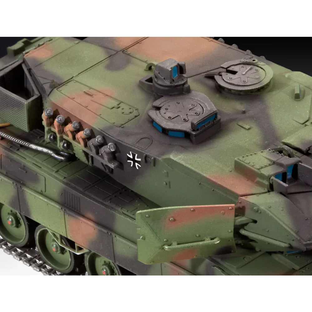 Revell Leopard 2 A6-A6M surenkamas modelis, 1:72