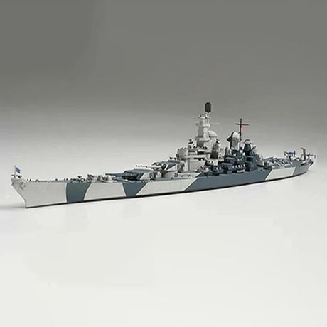Tamiya Karinio jūrų laivyno karo laivo BB-61 Iowa surenkamas modelis, 1:700